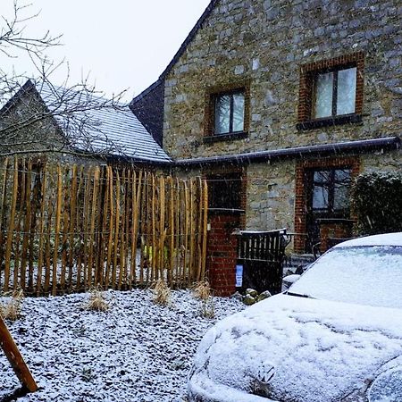La Chambre D Angeline Foy-Notre-Dame Exterior photo